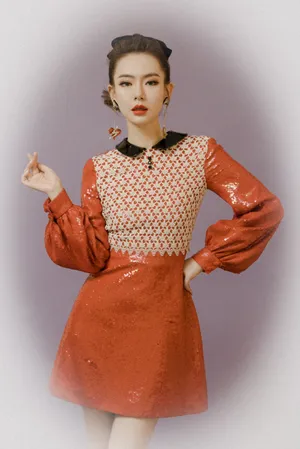 戚薇性感复古皮裙写真图片_7