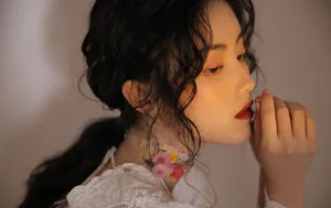章乐韵蕾丝白裙唯美写真图片_2