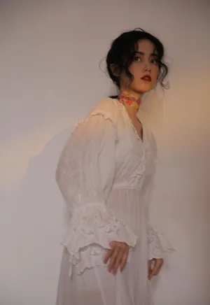 章乐韵蕾丝白裙唯美写真图片_3