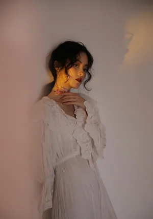 章乐韵蕾丝白裙唯美写真图片_5