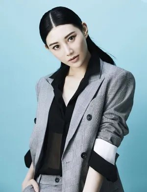 侯梦瑶酷美西装写真图片_2