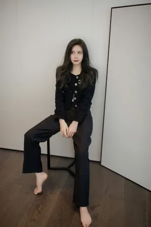 沈梦辰酷美黑色系写真图片_4