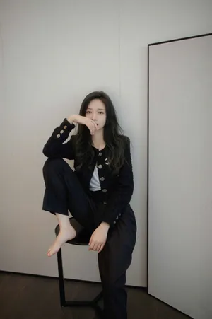 沈梦辰酷美黑色系写真图片_6
