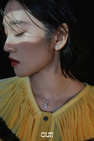 唐艺昕黄色长裙优雅写真图片_1