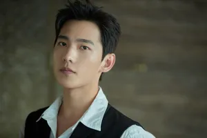 杨洋简洁绅士型男写真图片_6