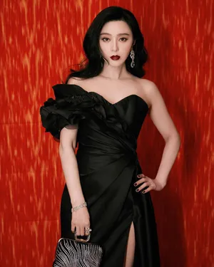 范冰冰复古风红唇美照图片_7