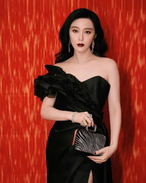 范冰冰复古风红唇美照图片_8