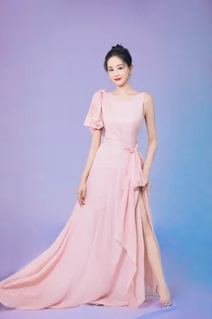 海陆淡粉长裙优雅温婉写真图片_3