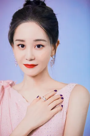 海陆淡粉长裙优雅温婉写真图片_5
