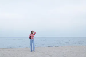 袁姗姗清新海边写真图片