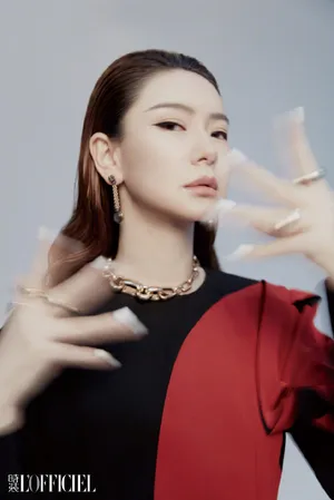戚薇成熟魅力时尚写真大片_4