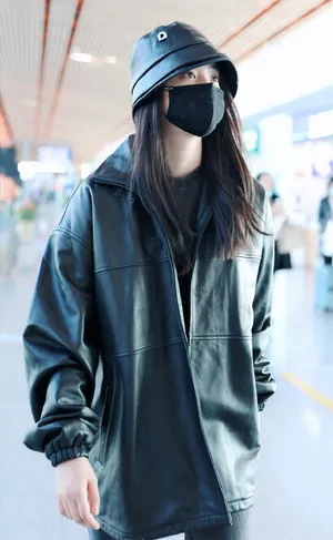 欧阳娜娜潮酷甜美机场照图片_5
