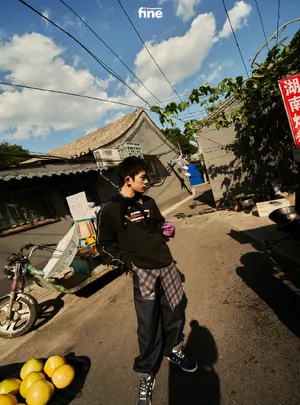 易烊千玺先生和少女双刊写真图片_7