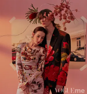 迪丽热巴花间蝶影写真图片_2