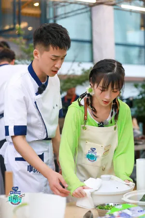 李浩菲《中餐厅第四季》第十期剧照图片