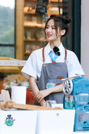 杨超越《中餐厅第四季》第十期剧照图片