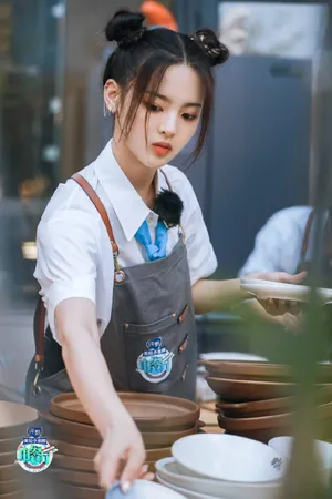 杨超越《中餐厅第四季》第十期剧照图片
