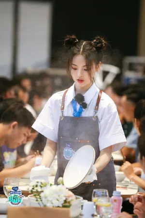 杨超越《中餐厅第四季》第十期剧照图片_6