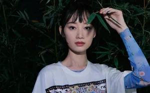 郭晓婷淡蓝眼妆轻甜写真图片_5