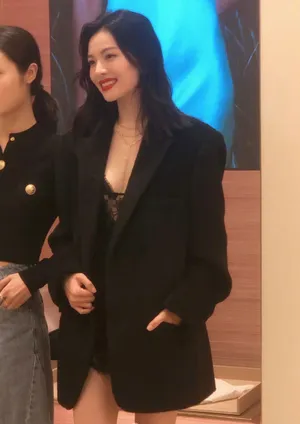 钟楚曦西装性感绝美写真图片_3