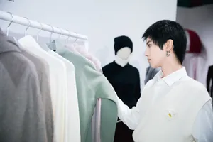 华晨宇小王子风穿搭写真图片_2