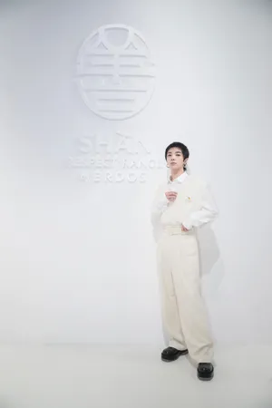 华晨宇小王子风穿搭写真图片_6