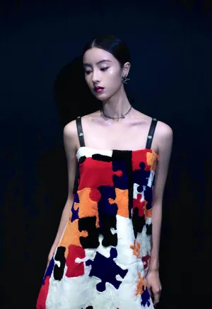 毛晓慧人鱼妆性感靓丽写真图片
