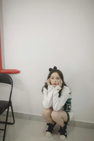 沈梦辰蝴蝶结清新私服照图片_5