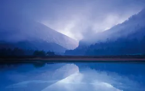 美丽湖畔风景桌面壁纸_8