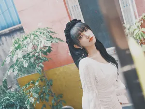 程潇甜美露肩性感写真图片_4