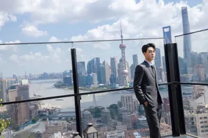 曾舜晞灰色西装帅气写真图片_2