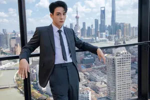 曾舜晞灰色西装帅气写真图片_3