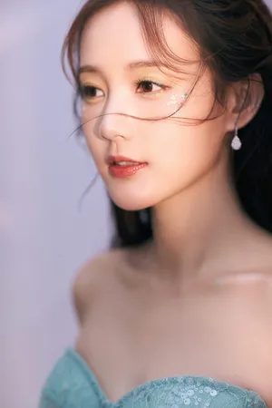 李一桐抹胸礼服性感写真图片_4