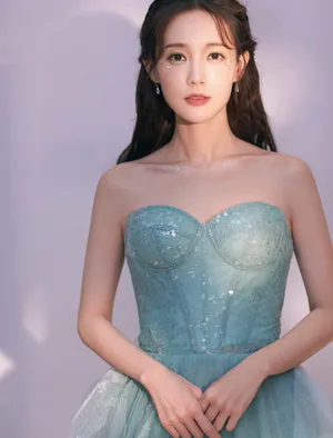 李一桐抹胸礼服性感写真图片_7