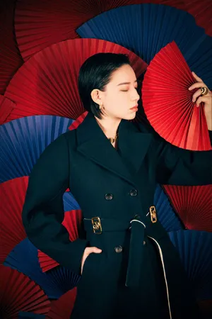 李斯丹妮中国风折扇大片写真图片_6