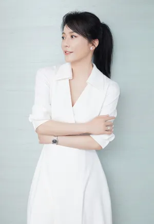 俞飞鸿白裙温婉知性写真图片_1