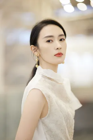 童瑶纯白优雅随性写真图片_2