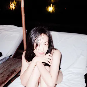 宋茜清透素颜泳装照图片_2