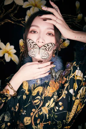 孟佳朦胧蝴蝶光影大片写真图片_3