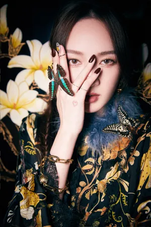 孟佳朦胧蝴蝶光影大片写真图片_5