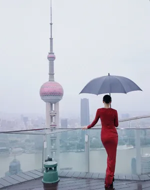 宋佳雨中性感红裙写真图片_9