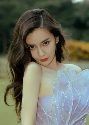 angelababy抹胸裙优雅性感写真图片_1