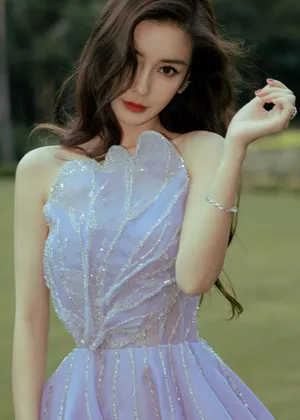 angelababy抹胸裙优雅性感写真图片