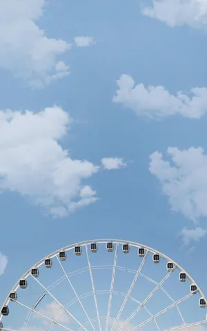 旋转的浪漫摩天轮