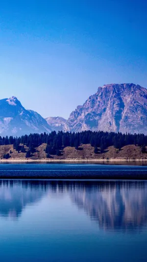 湖泊倒影美景