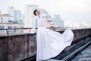袁姗姗复古白裙优雅写真图片_4