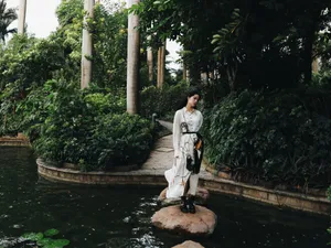 欧阳娜娜白裙清冷优雅写真图片_6