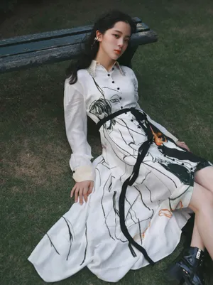 欧阳娜娜白裙清冷优雅写真图片_9