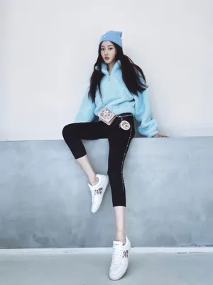 张天爱摇粒绒卫衣青春靓丽写真图片_3
