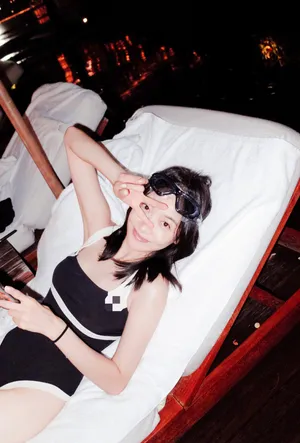 宋茜连体泳衣性感撩人写真图片_5